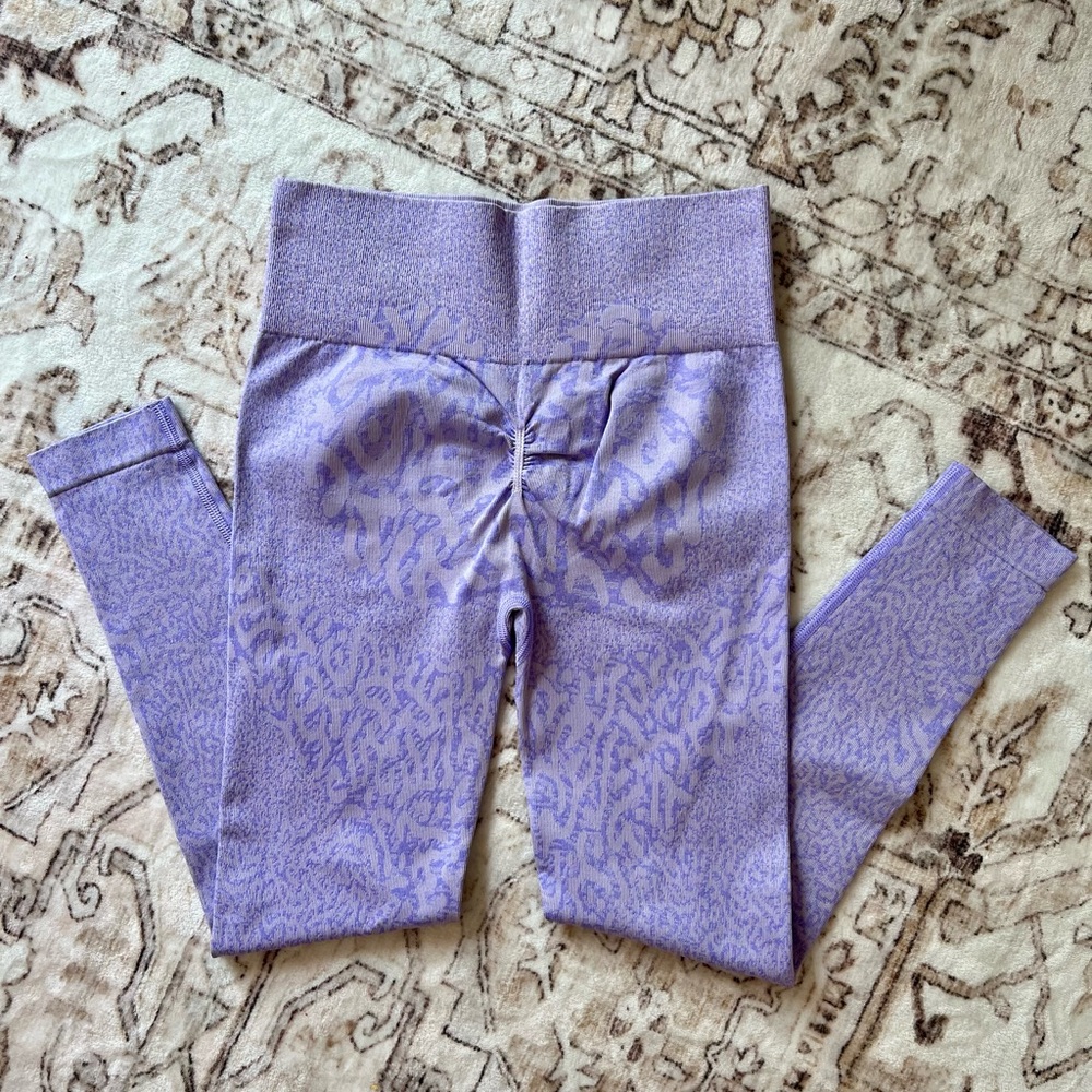 Gymshark Lilac Srunch Leggings